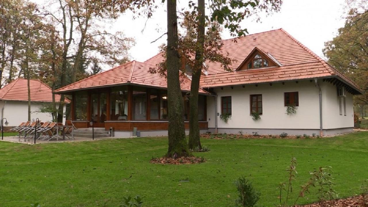 Hodoseri Vadaszhaz Bakonyszentlaszlo Buitenkant foto