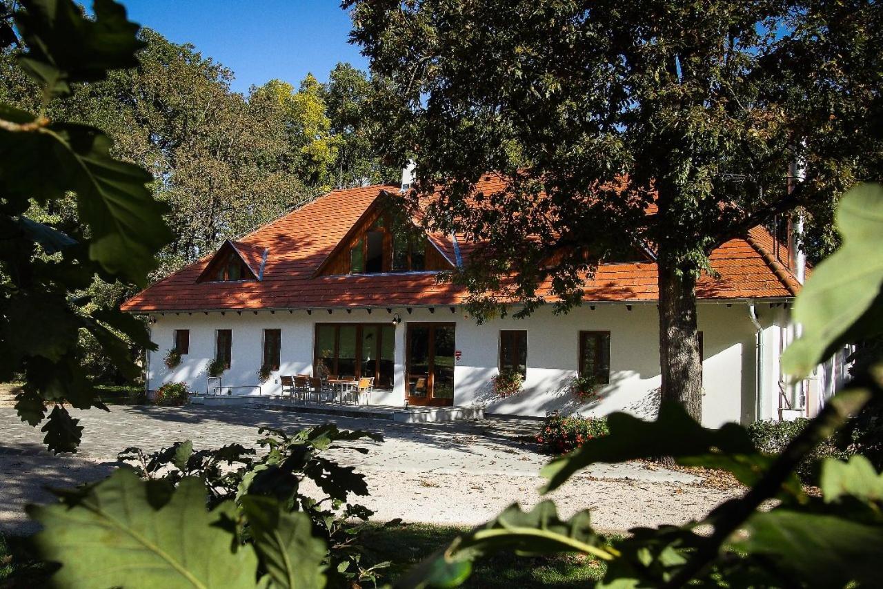 Hodoseri Vadaszhaz Bakonyszentlaszlo Buitenkant foto